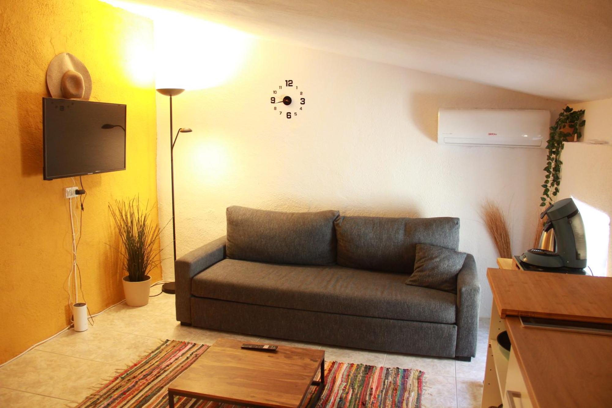 Cortijo Naturista Con Vistas-Clothing Optional Oria